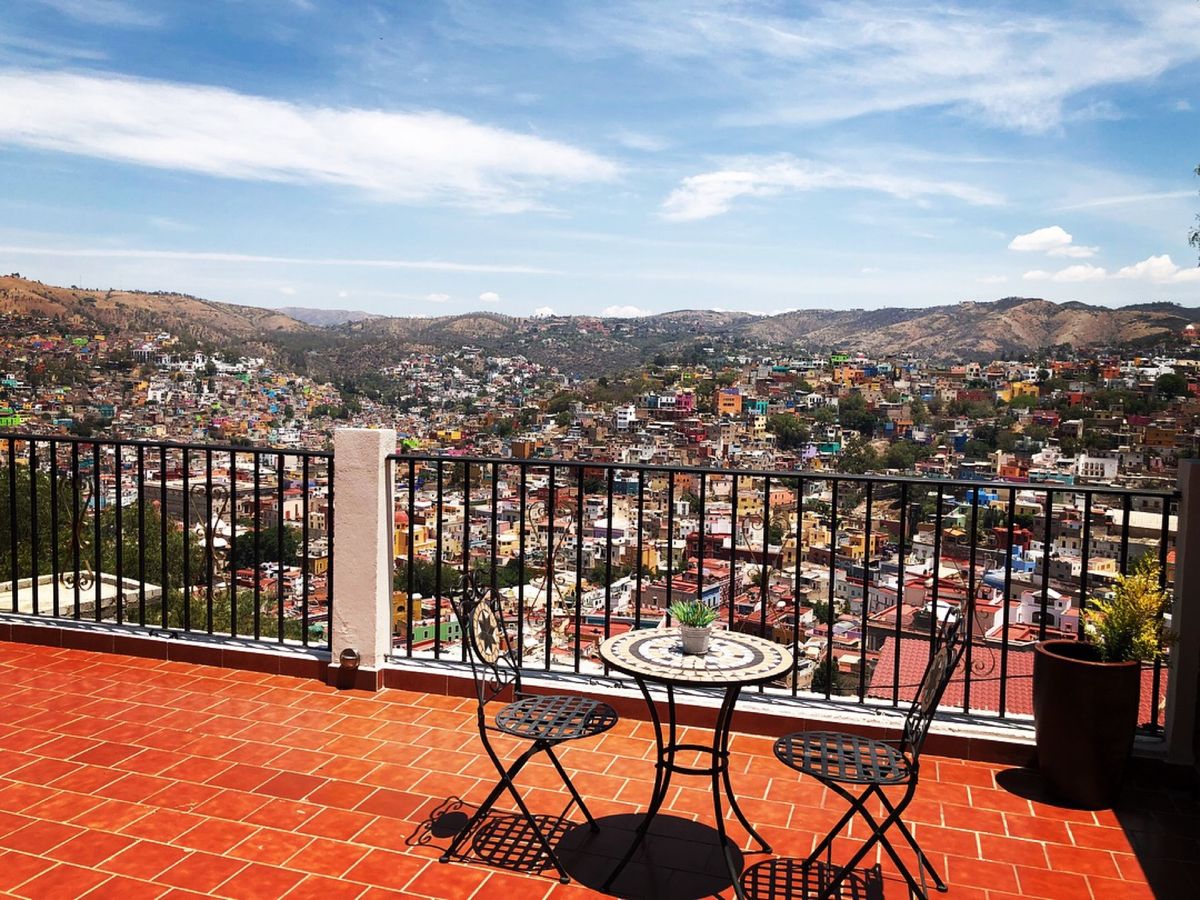 グアナファト

泊まった宿からの眺め
丘の上にある宿だったから
景色がめっ...