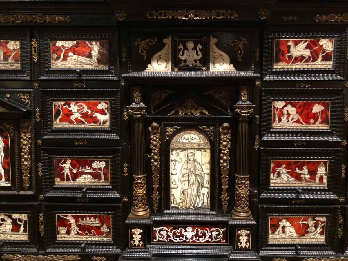 フランツ・マイヤー博物館

細かい装飾が美しくてずっと見てられる！