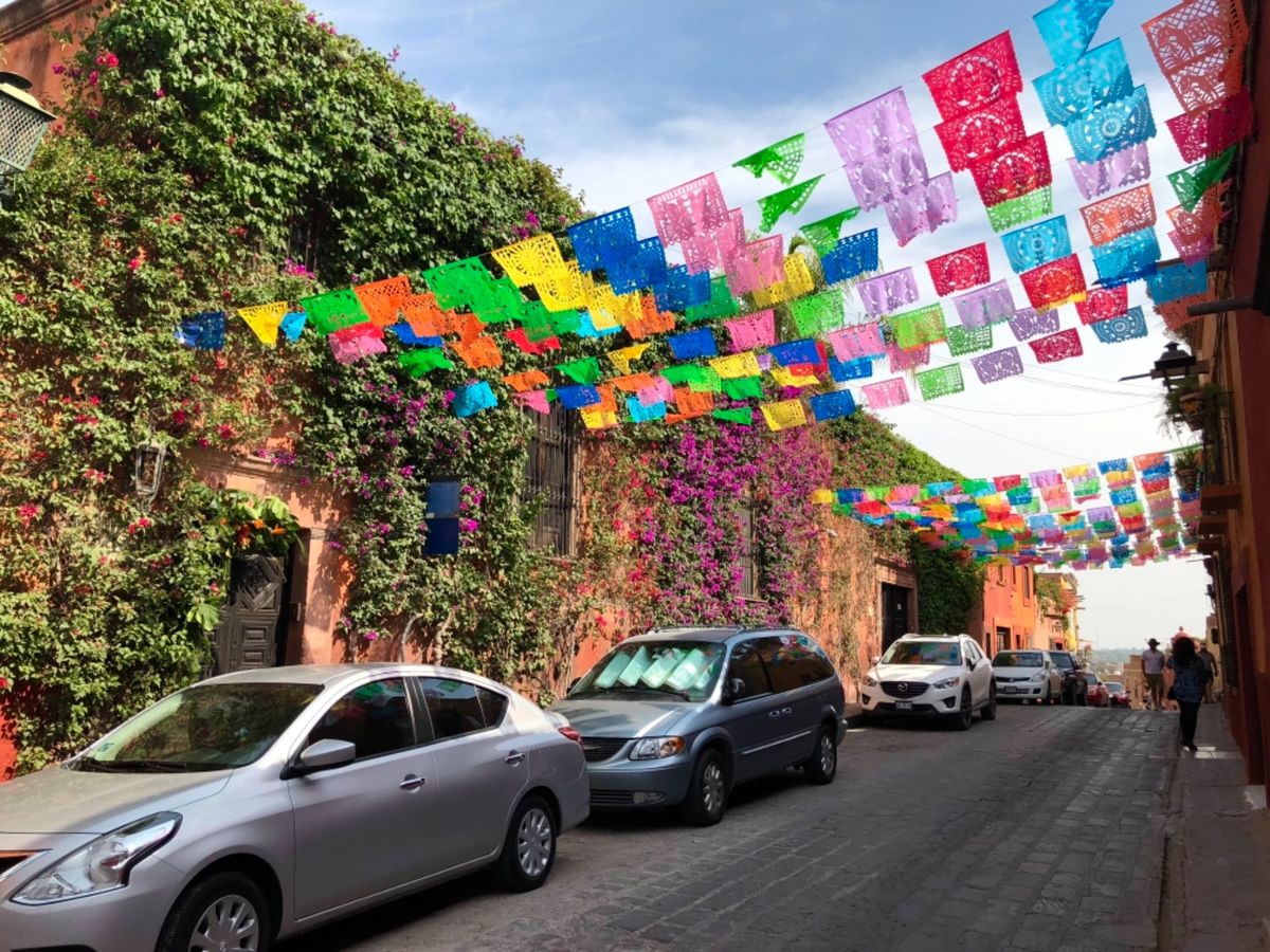 サンミゲルデアジェンデでは
バスターミナルから街の中心地まで近そうに見えた...