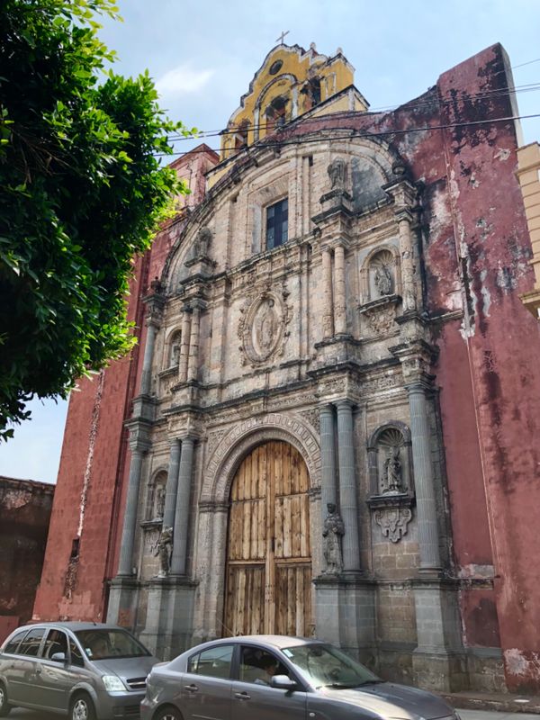 メキシコ・グアナファト「メキシコシティの周辺都市へ！！」の写真：クエルナバカの街並みは
他のメキシコ都市...