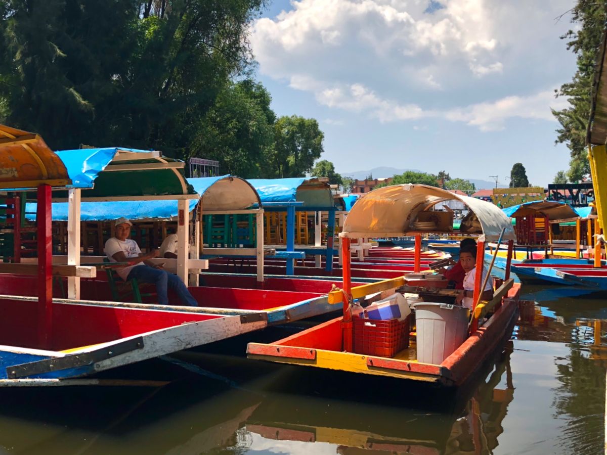 水上に音楽団までいてビックリ