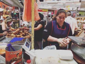 宿のおじさんに教えてもらった
イダルゴ市場にある
タコスの美味しい店

め...
