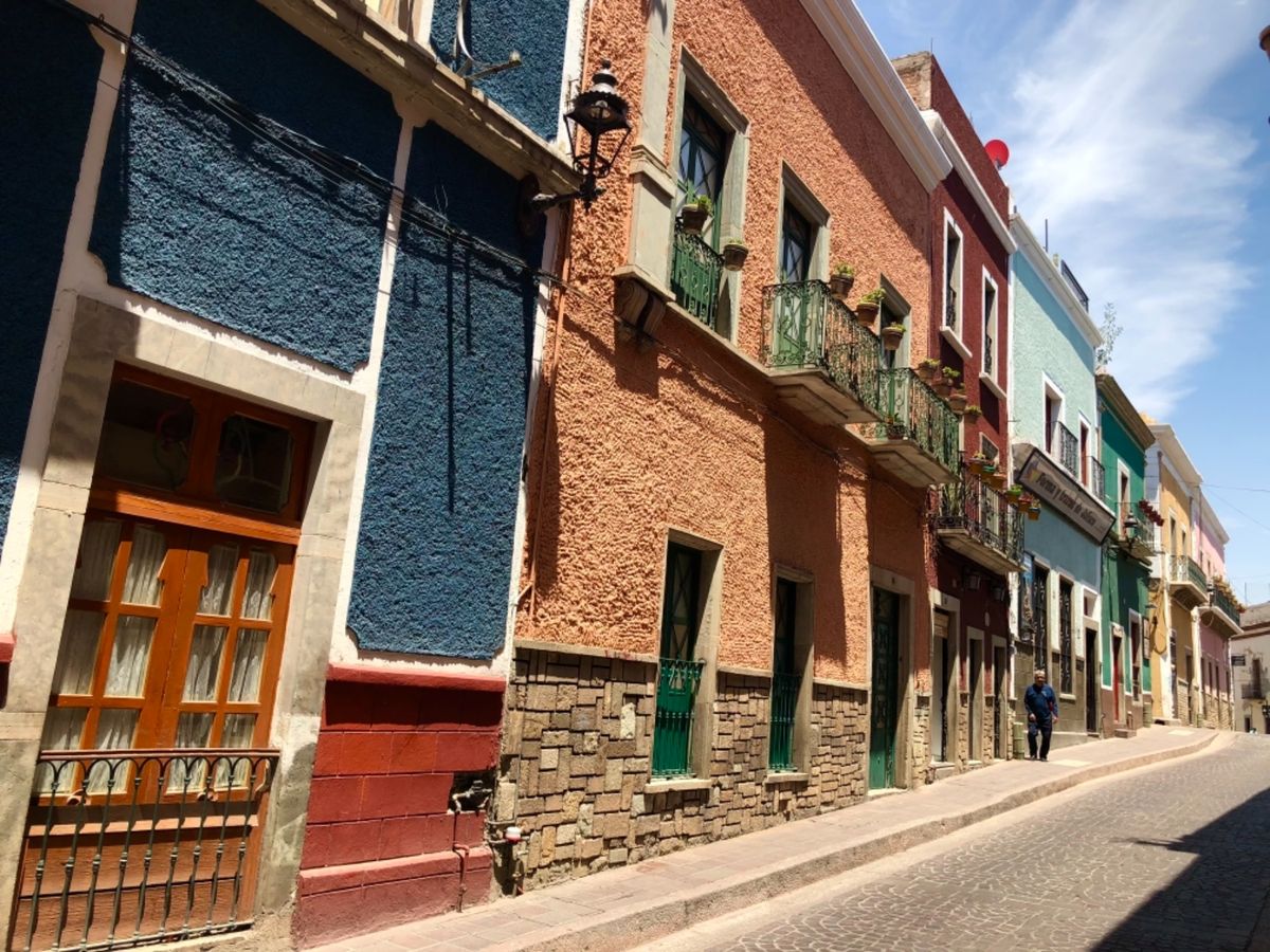 グアナファトの街並みはカラフルで散歩してて元気出る