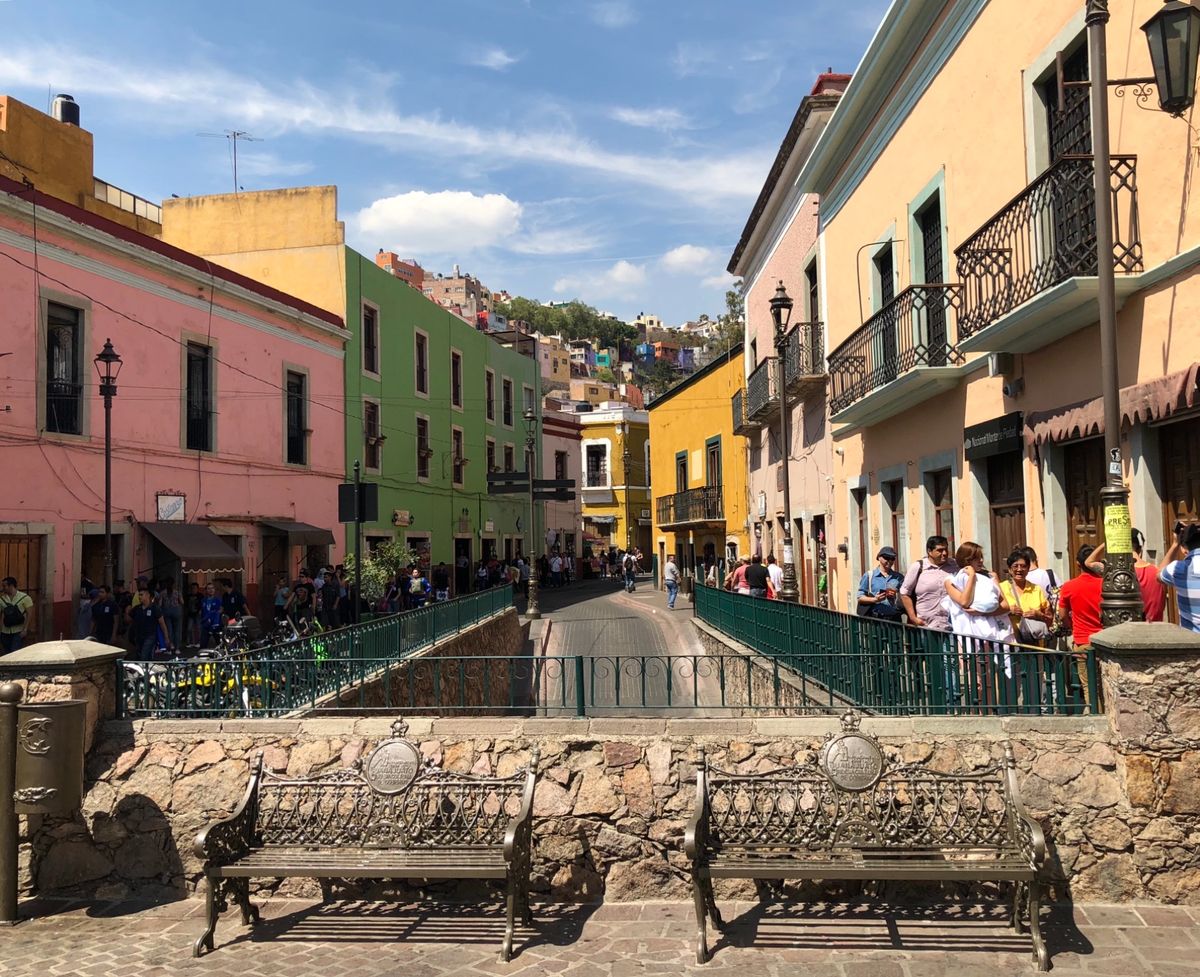 グアナファト大学は建物がカッコよかった！
中も見学できたら良かったんだけど...