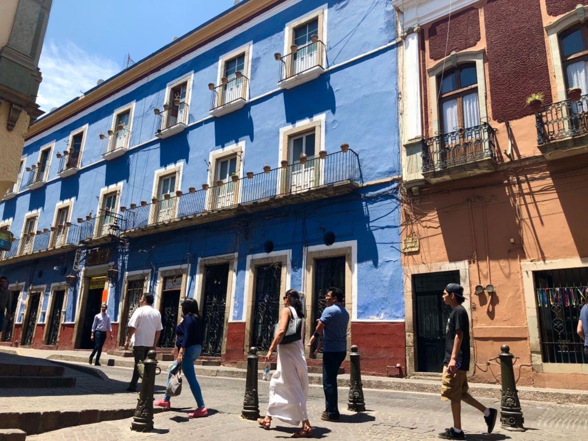 グアナファトの街並みはカラフルで散歩してて元気出る