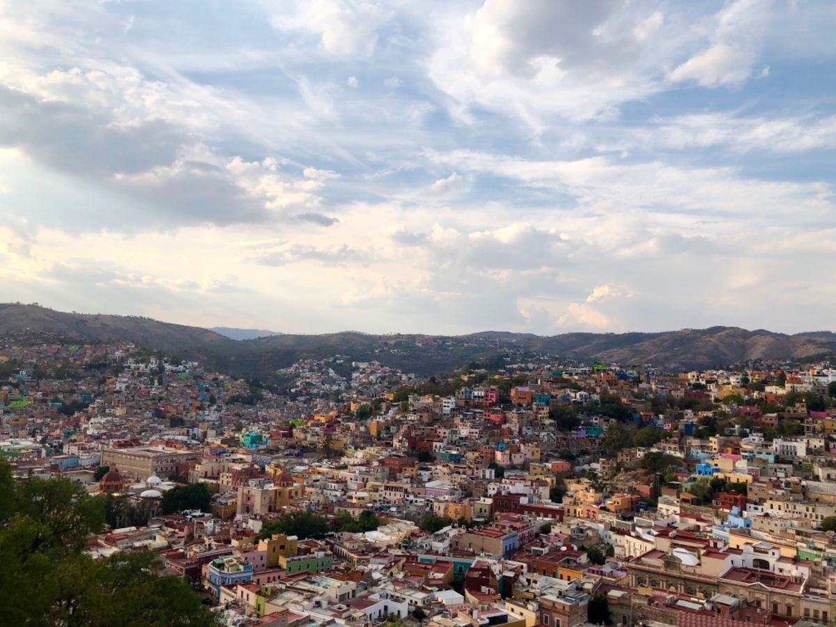 夕方になりだんだんと夜景が目立ってくる
グアナファトの眺め

ロープウェイ...