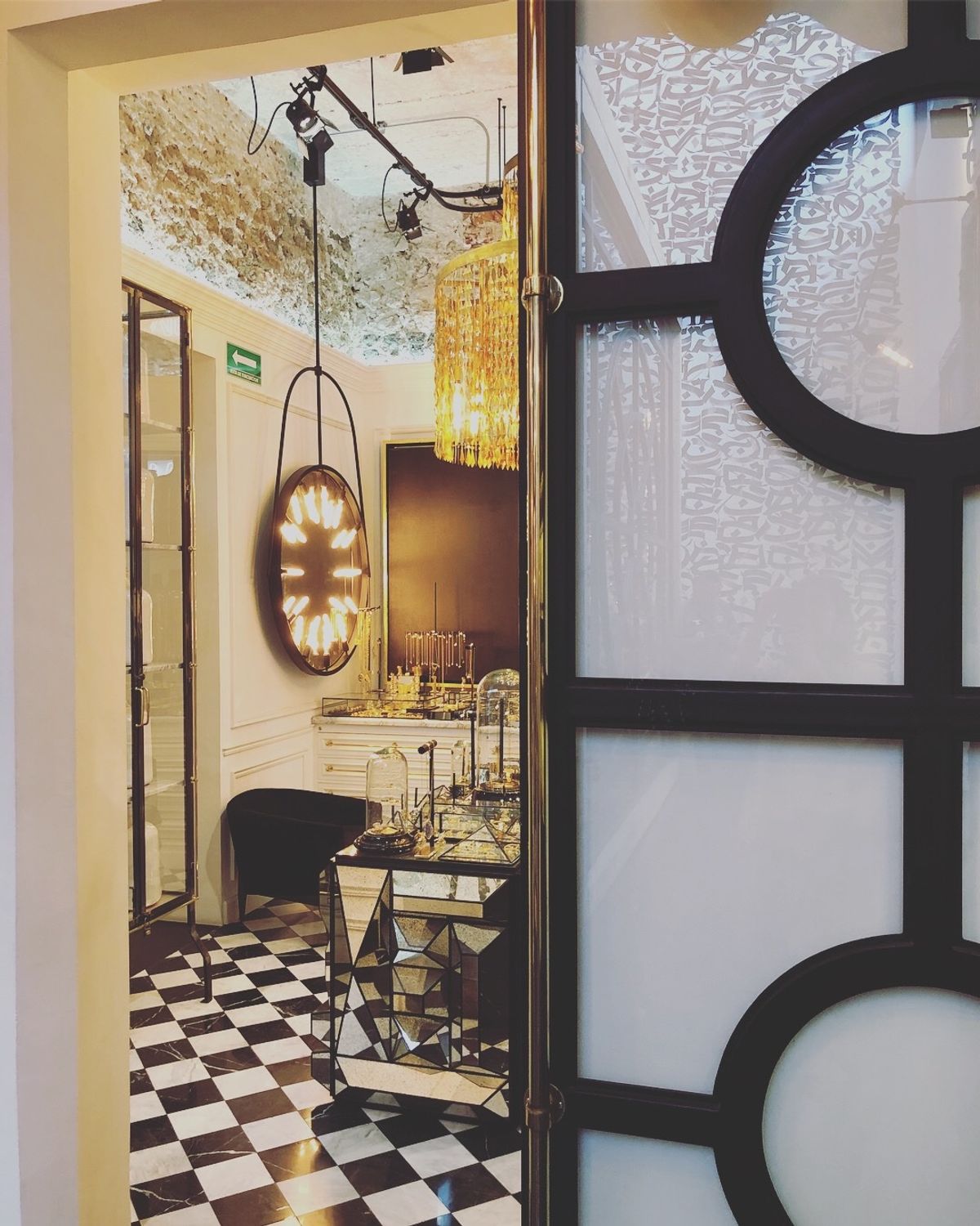 サンミゲルデアジェンデの
たしかカナルという通り沿いにあるショップ
インテ...