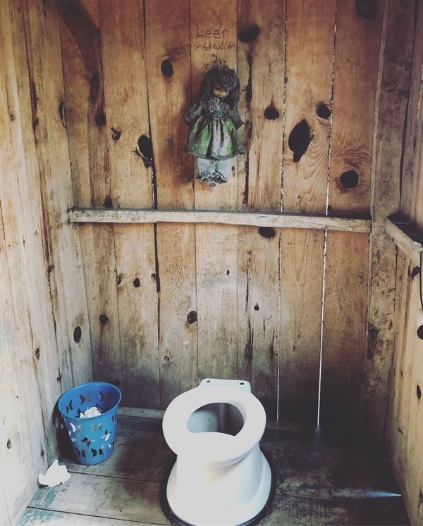 メキシコ・グアナファト「メキシコシティの周辺都市へ！！」の写真：ソチミルコの人形島

島でトイレ借りたら...