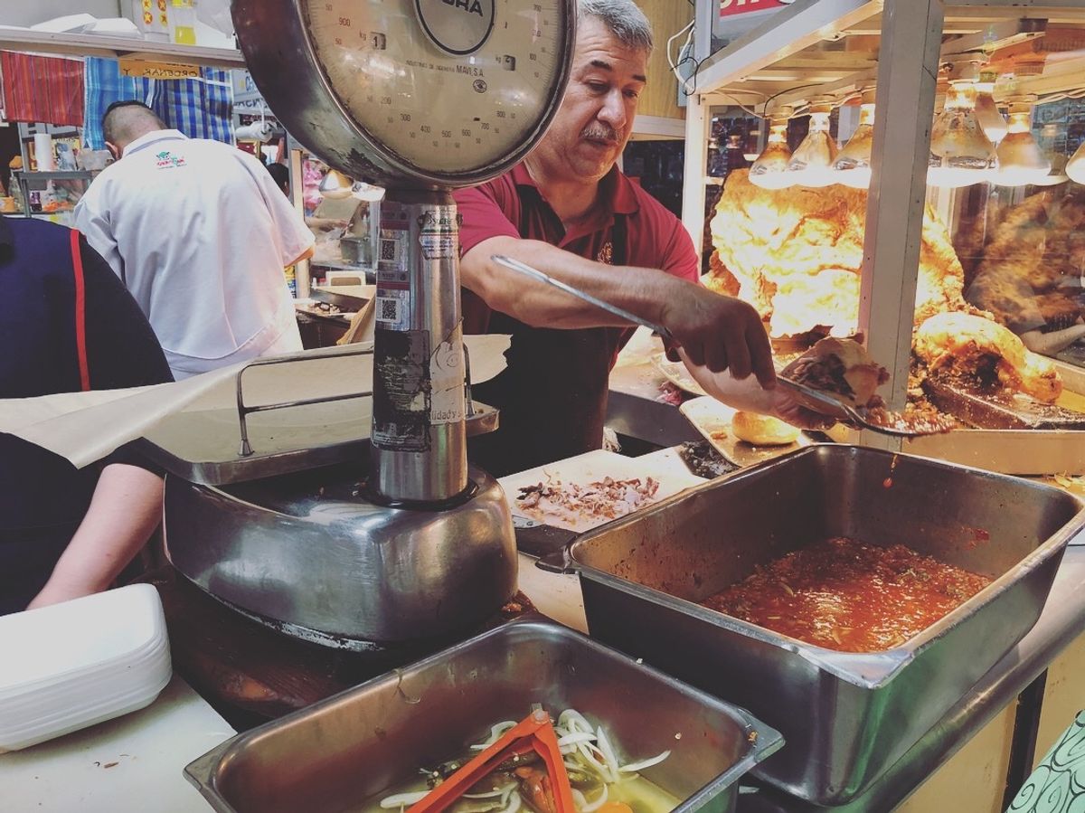 宿のおじさんに教えてもらった
イダルゴ市場にある
タコスの美味しい店

め...