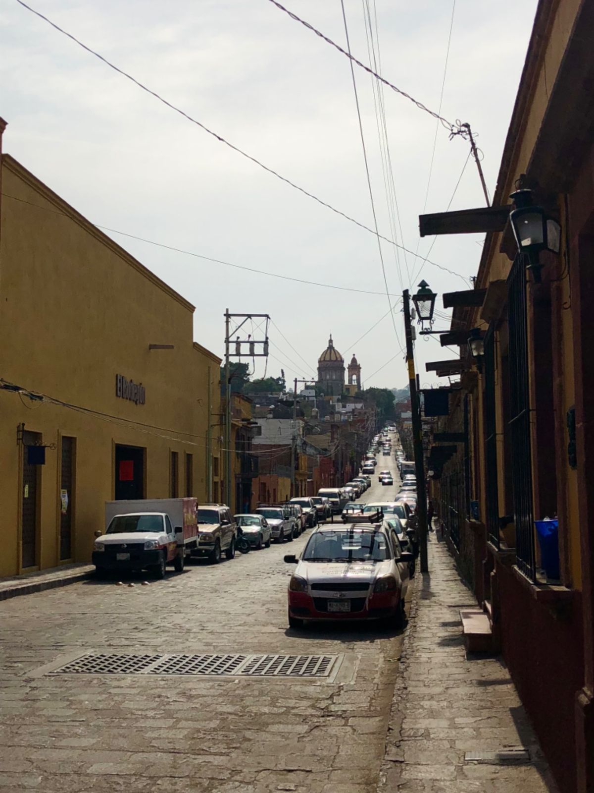 サンミゲルデアジェンデでは
バスターミナルから街の中心地まで近そうに見えた...