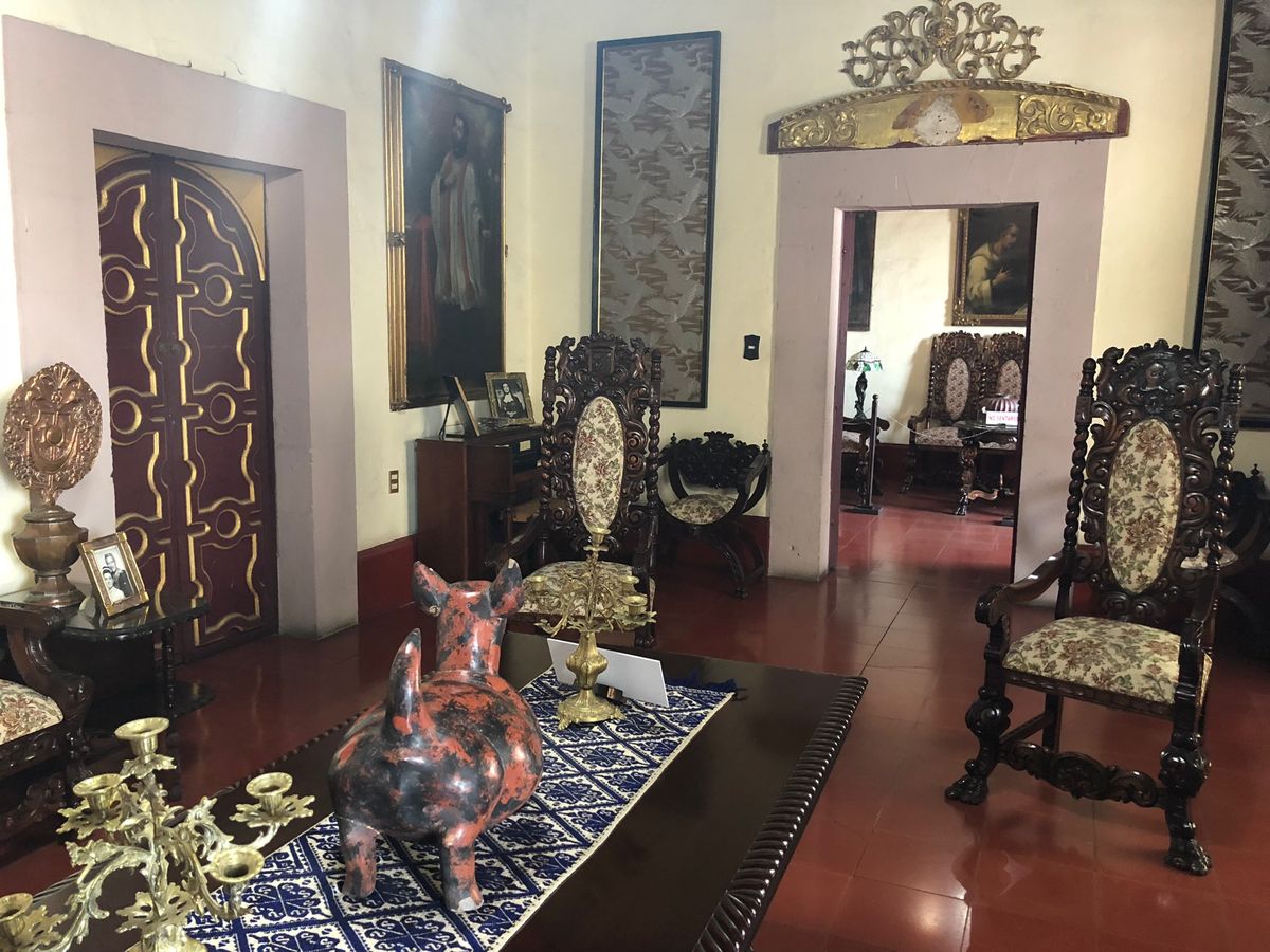 Museo Casa Figueroa

入ってすぐテラスがあるけど
そこ...