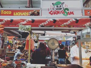 宿のおじさんに教えてもらった
イダルゴ市場にある
タコスの美味しい店

め...