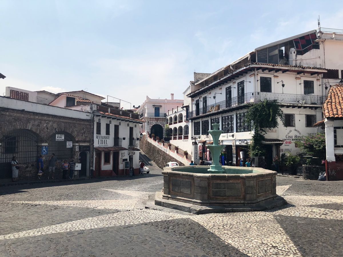 タスコの街は基本どこも坂道😂
メキシコで1番街歩きが疲れた街かも…