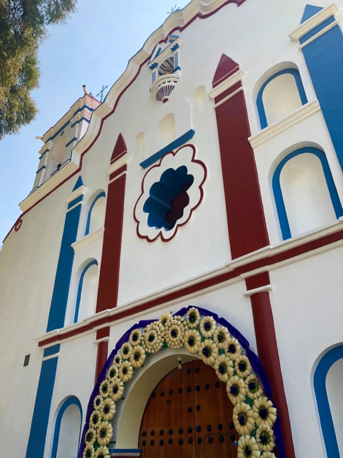 サンタ・マリア・デル・トゥーレ

教会の横の木がめちゃくちゃおっきい！！！