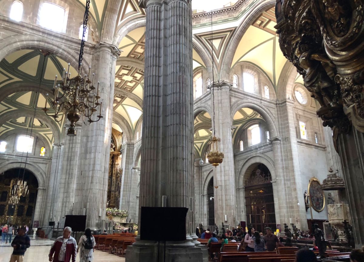 メトロポリタン大聖堂

さすがメキシコシティ中心にある大聖堂
圧巻の存在感