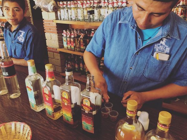 メキシコ・メキシコシティ「憧れのオアハカへ！」の写真：オアハカにあるメスカル工場

見学終わっ...