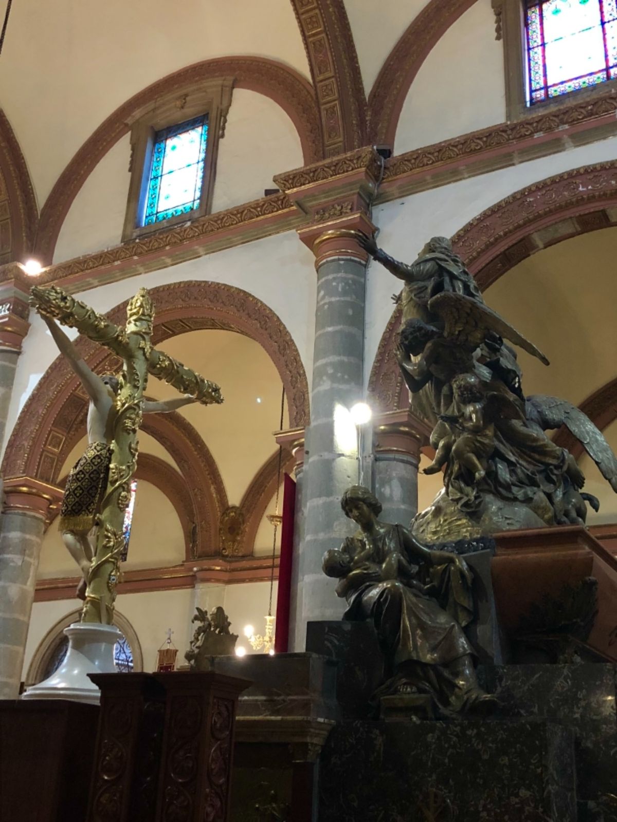 Catedral de Oaxaca

カテドラルの前で売られてる大量の風...