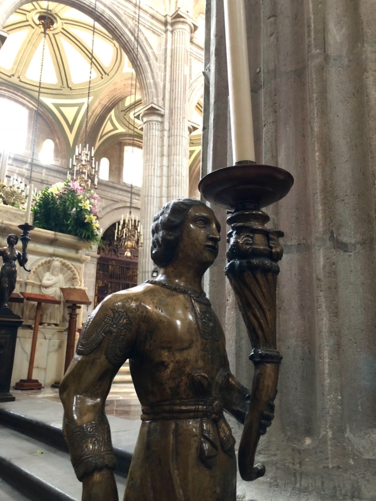 メトロポリタン大聖堂

中の装飾は迫力がすごい！
一つ一つの装飾が美しい