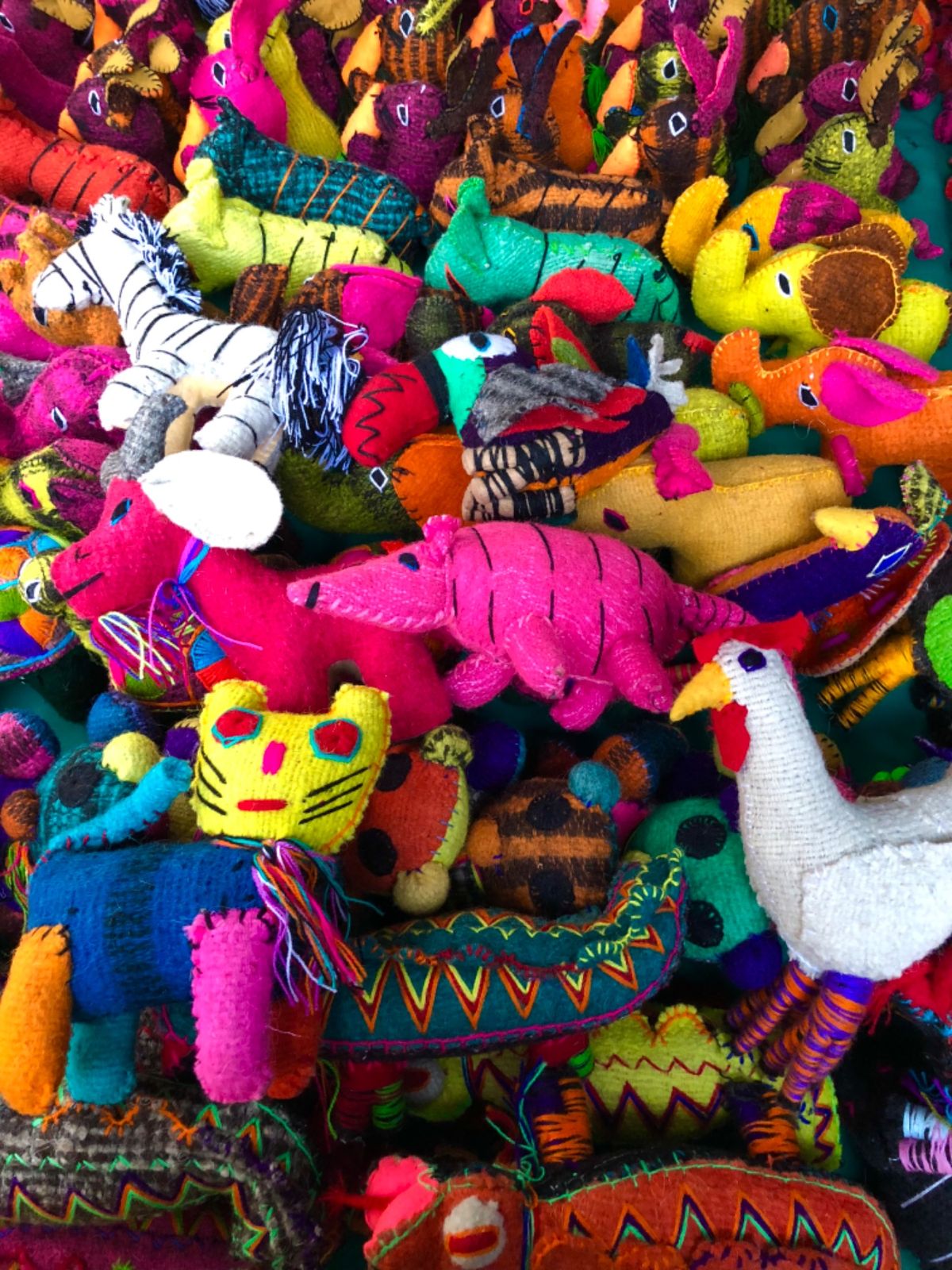 このシュールな人形たち
メキシコシティとかでもたまに売ってるんだけど
オア...