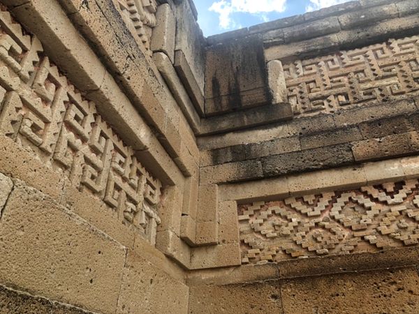 メキシコ・メキシコシティ「憧れのオアハカへ！」の写真：ミトラ遺跡は色んな模様が表現されてて可愛...