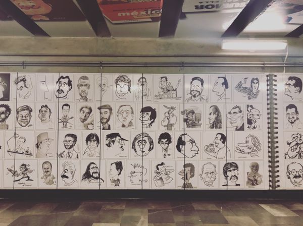 メキシコ・メキシコシティ「憧れのオアハカへ！」の写真：メキシコシティのとある駅
この壁可愛くて好き〜