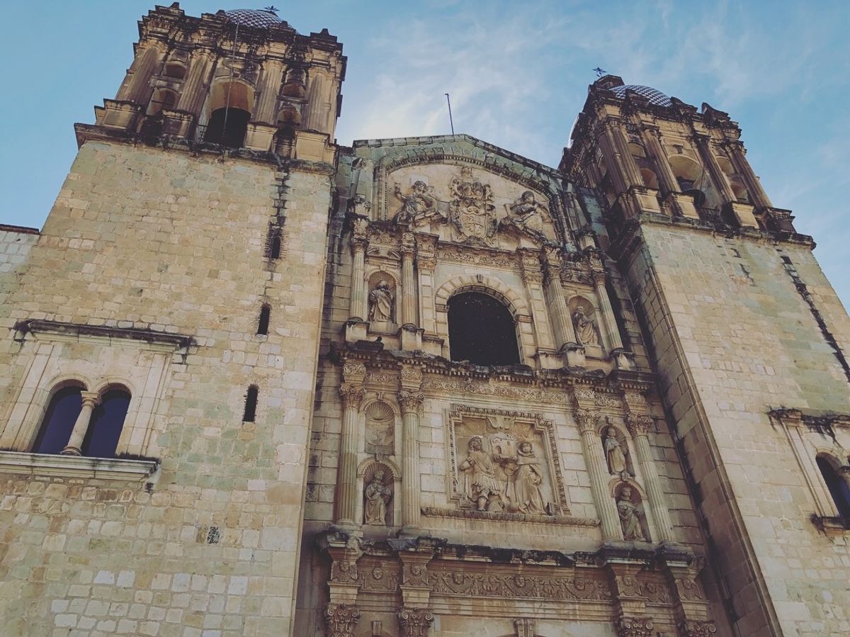 サント・ドミゴ教会

この教会の横には小さな市場が広がっていて、可愛い人形...