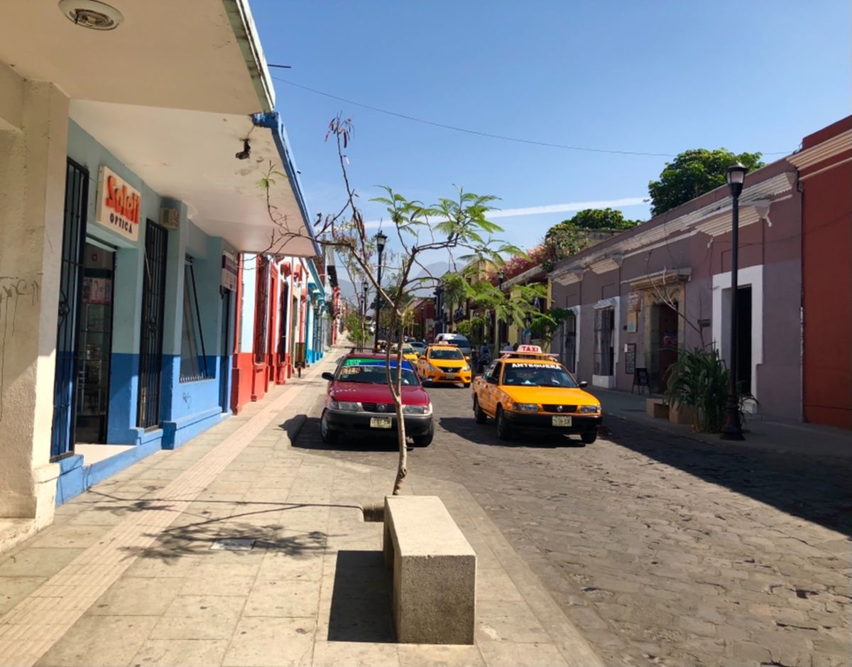 オアハカの街並みも可愛い😍
メキシコは元気になるカラフルな建物多くてお散歩...