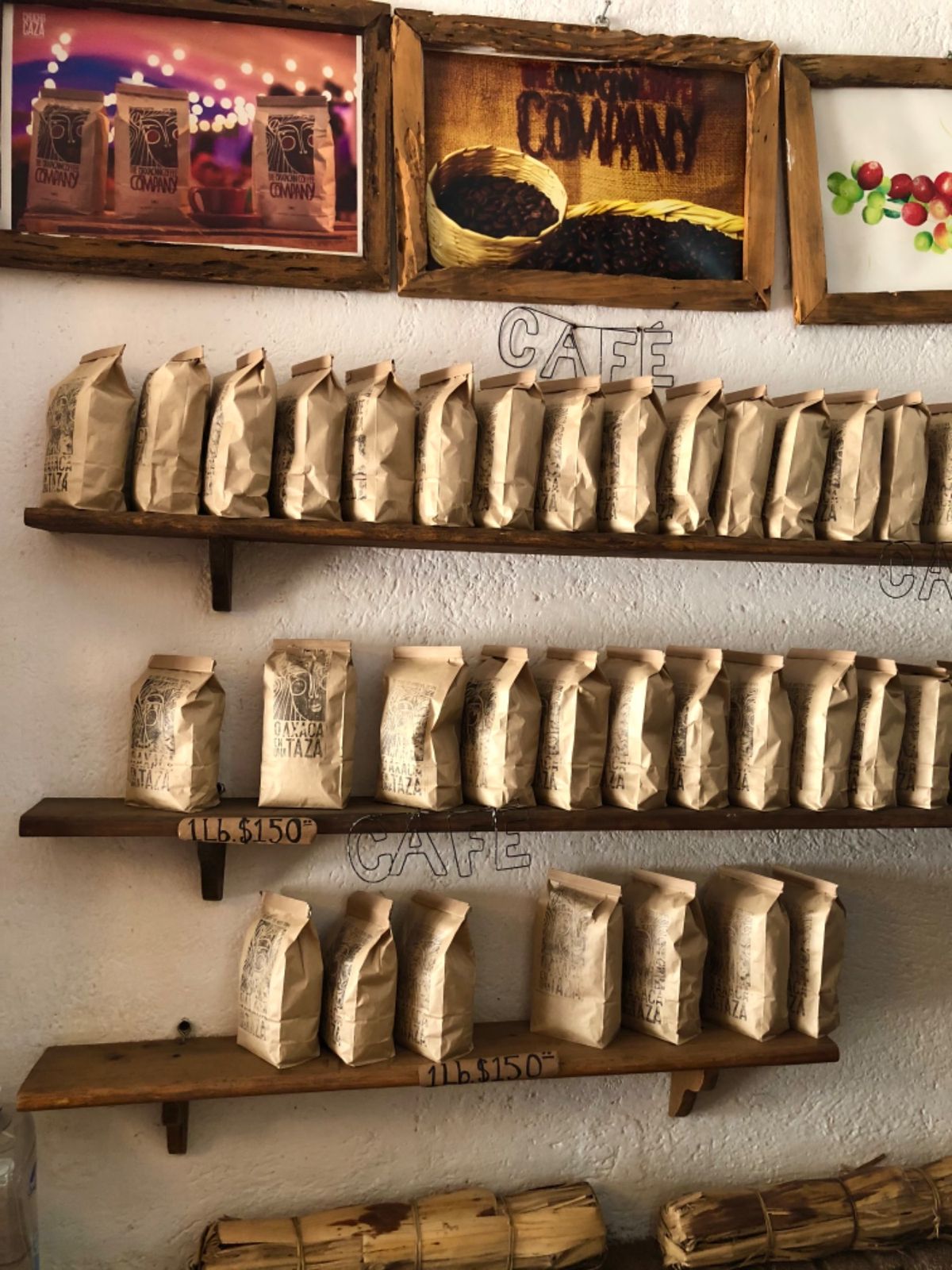 Oaxaca en una tazaとその近所の街並み

ここのコーヒー美...