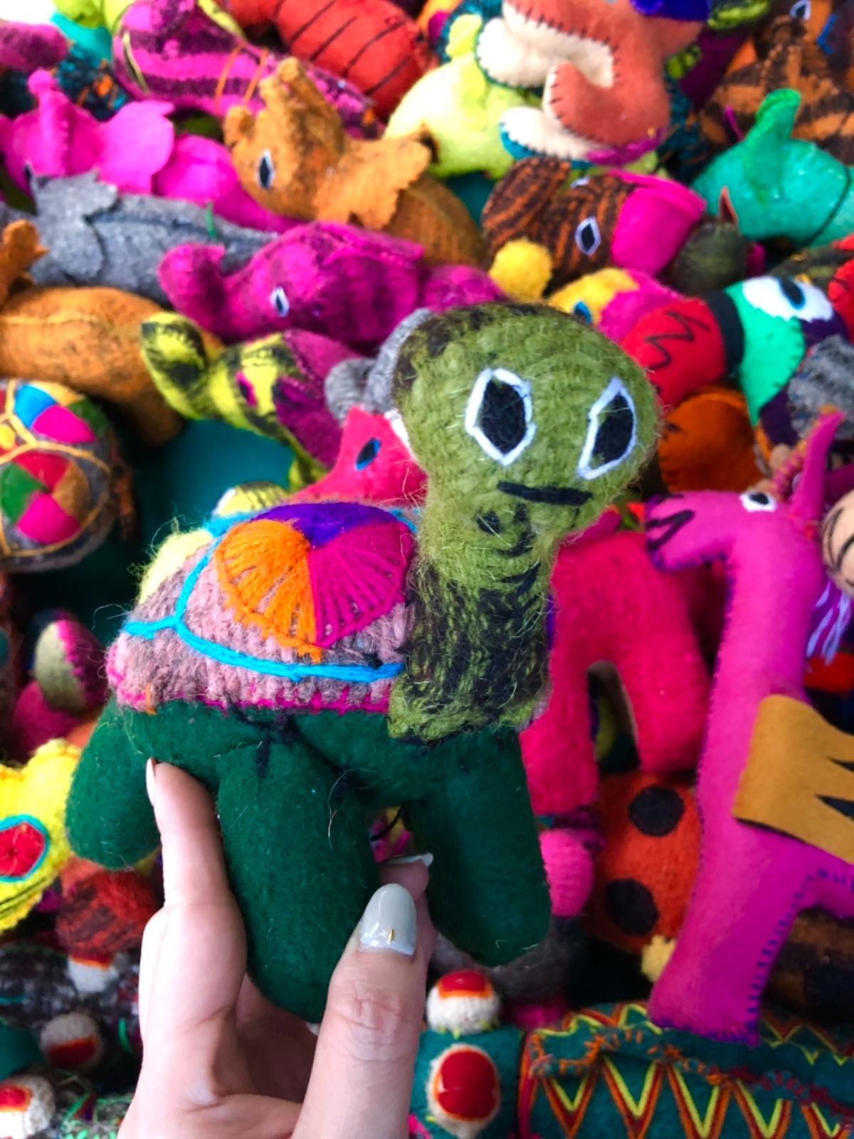 このシュールな人形たち
メキシコシティとかでもたまに売ってるんだけど
オア...