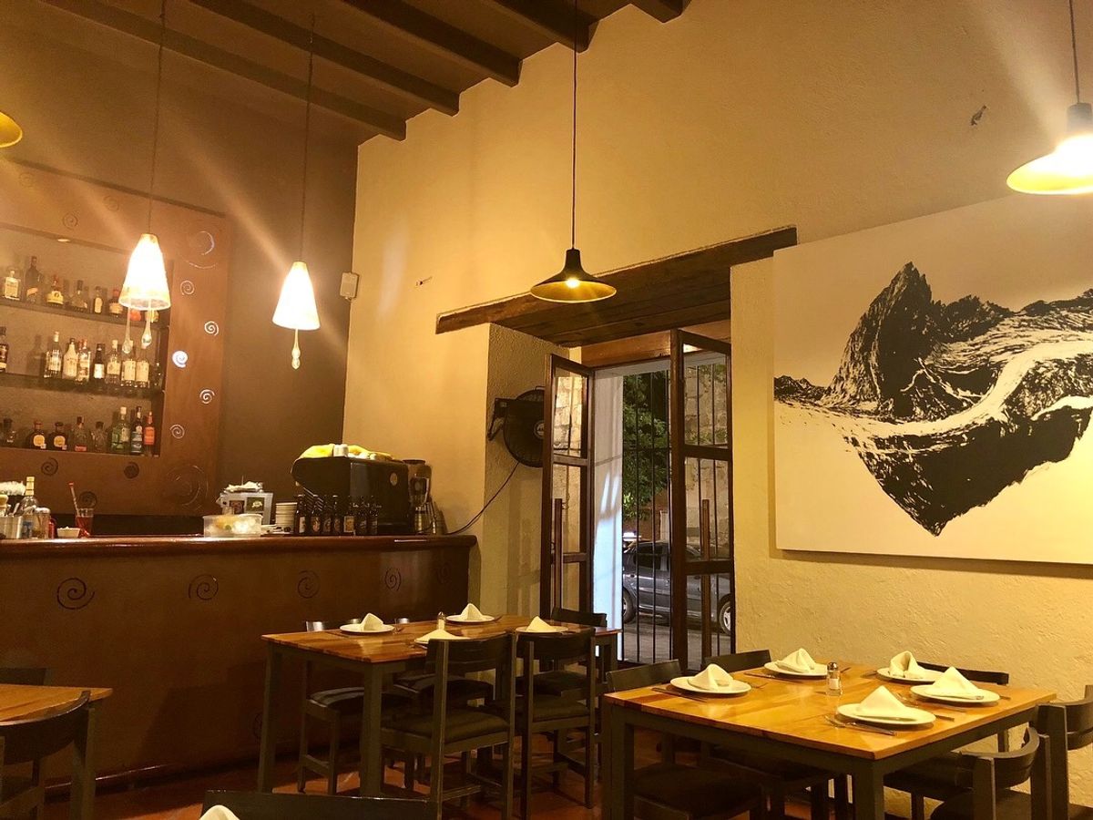 Los Pacos Centro

メキシコ料理名物の一つ「モレ」
私はあ...