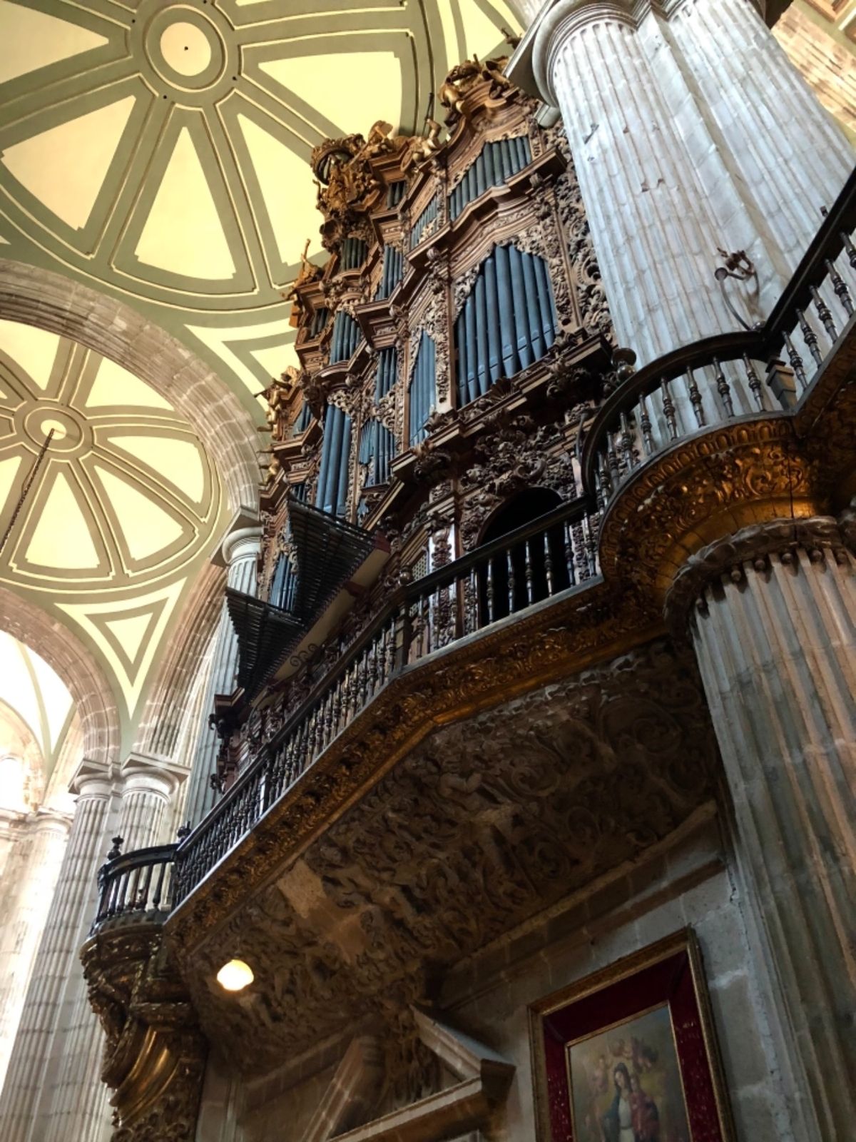 メトロポリタン大聖堂

さすがメキシコシティ中心にある大聖堂
圧巻の存在感