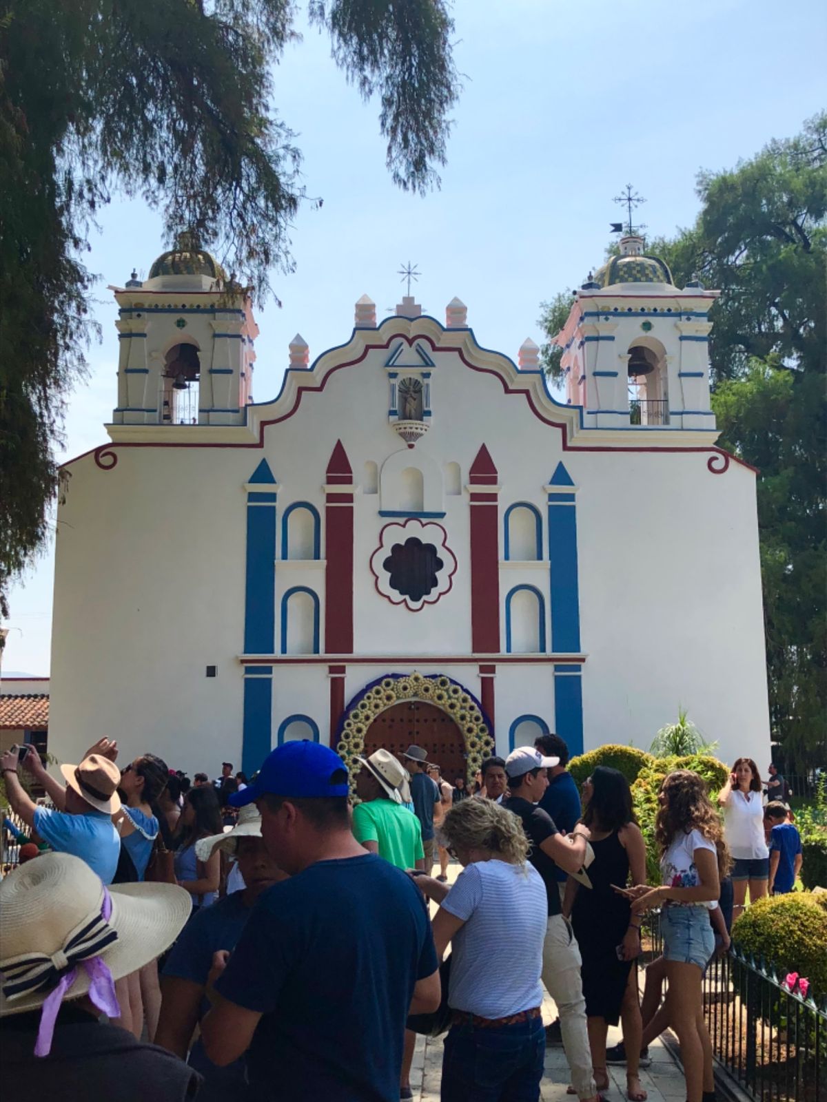 サンタ・マリア・デル・トゥーレ

教会の横の木がめちゃくちゃおっきい！！！