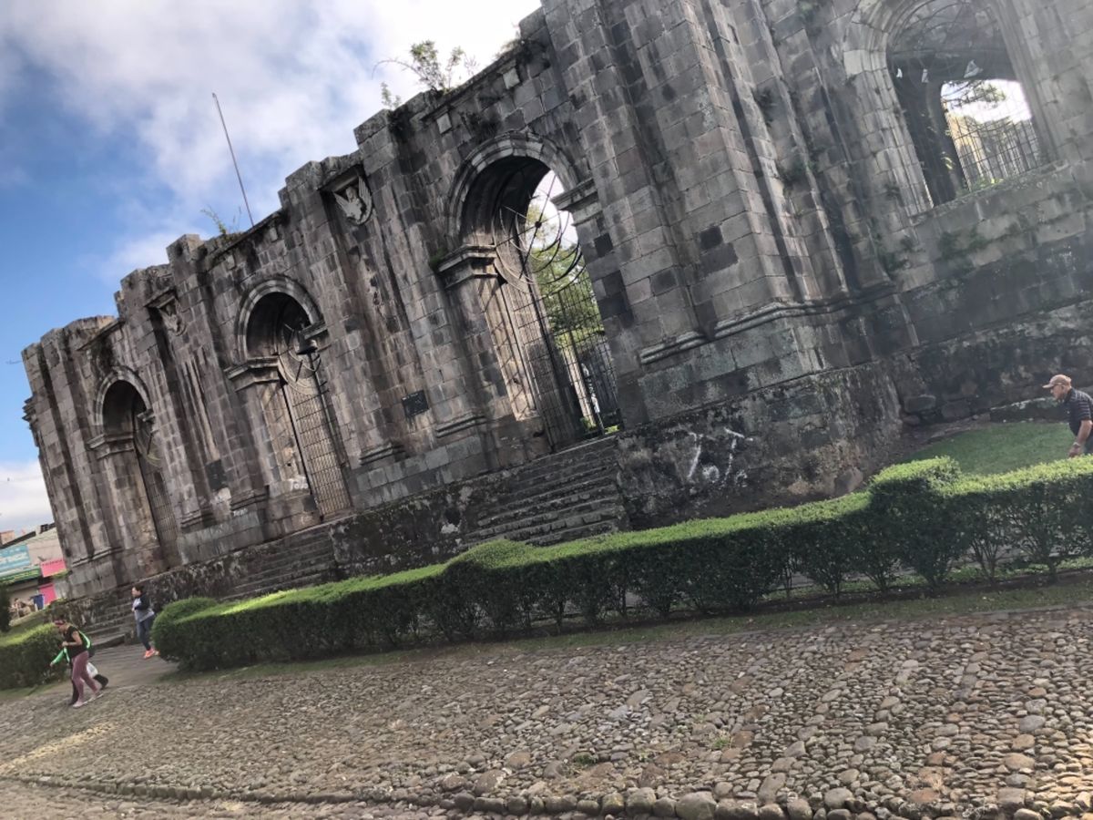 Ruinas del Templo Santiago Apóstol

カ...