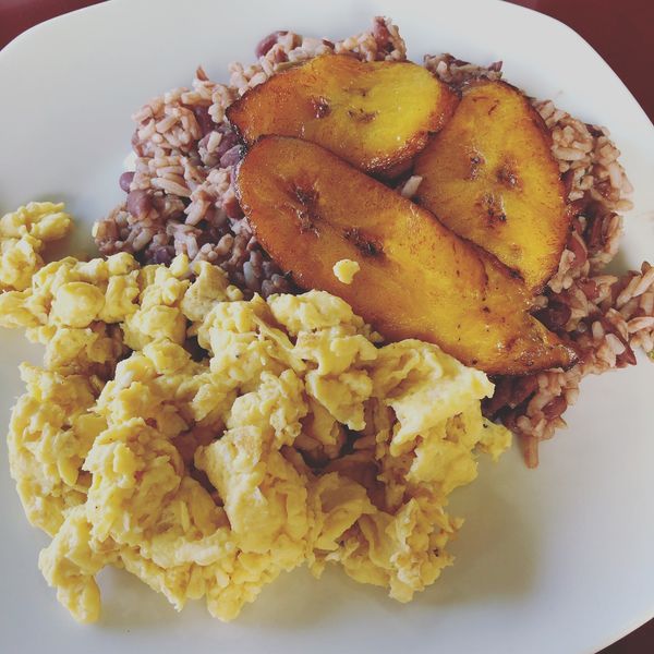 コスタリカ・カルタゴ「動物昆虫自然の宝庫コスタリカ！！」の写真：イラス火山を観に行く途中で寄ったレストラ...