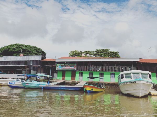 コスタリカ・カルタゴ「動物昆虫自然の宝庫コスタリカ！！」の写真：オサ　マングローブツアー

途中で立ち寄った村
