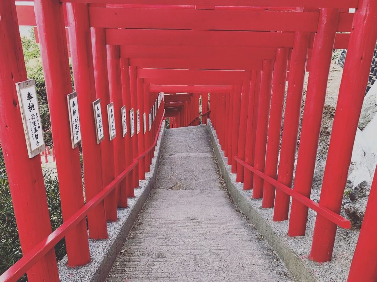 元乃隅神社

小さな神社だけど
海を背景に映えな景色！