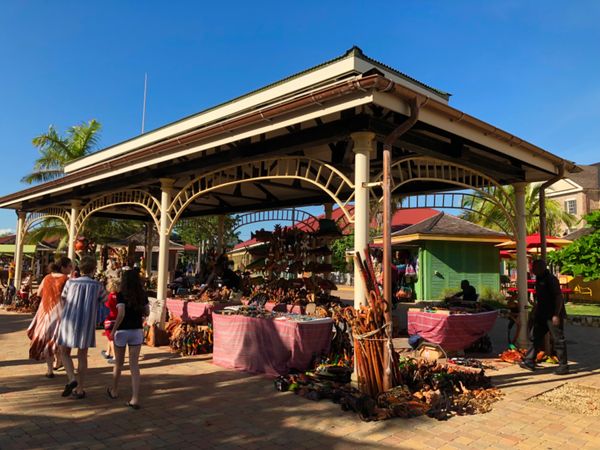 ジャマイカ・モンテゴベイ「カリブ海クルーズで周遊」の写真：ファルマスの港に到着！
朝早かったことも...