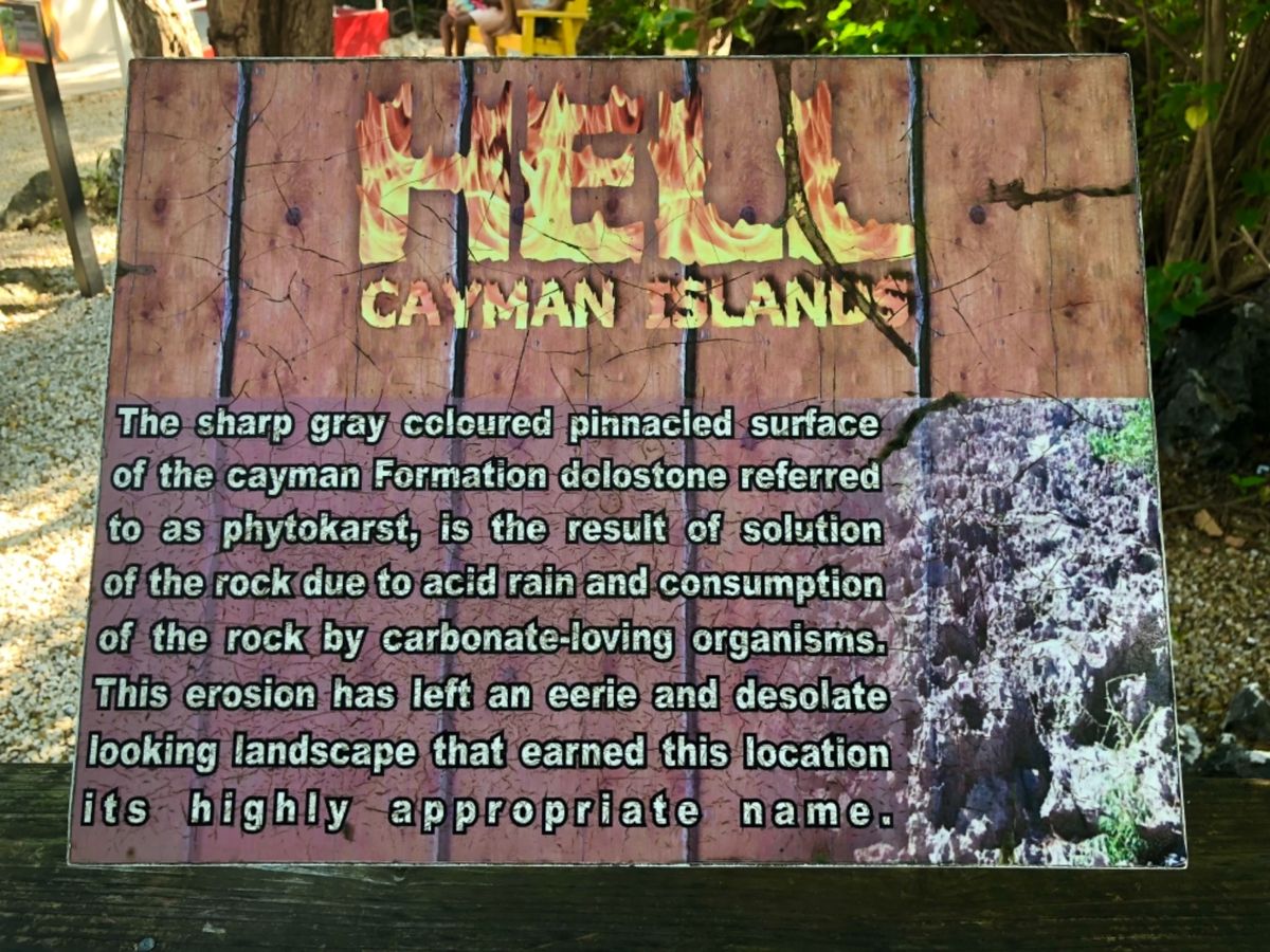 Hell, Grand Cayman

酸性雨に侵食されて岩の成分との兼ね...