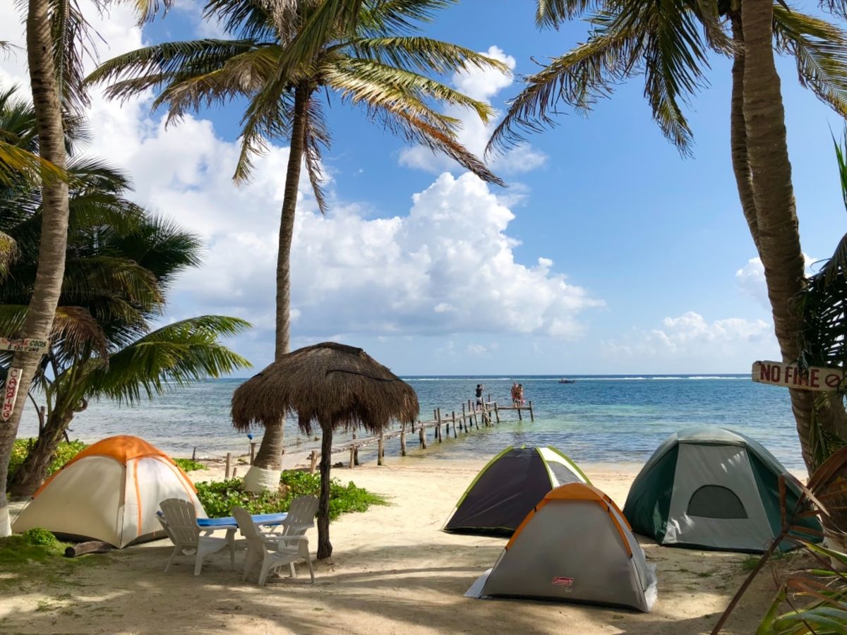 トイレまで南国仕様で可愛かった🏝

ビーチの側にはキャンプできるスペースも...
