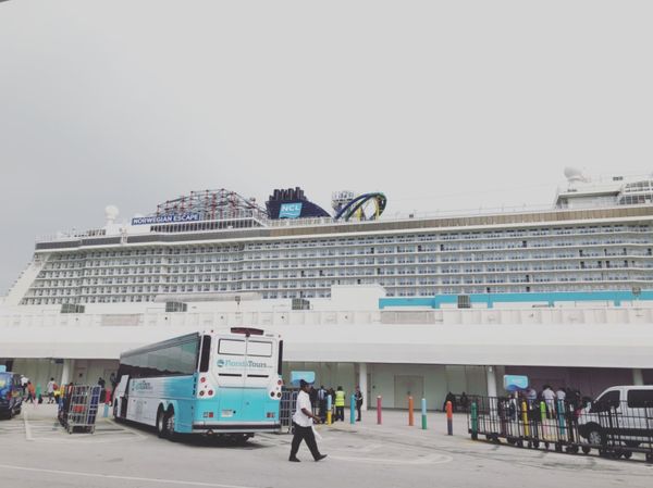 アメリカ(米国)・フロリダ「カリブ海クルーズで周遊！」の写真：マイアミ港へ到着

この港は広すぎて毎回...