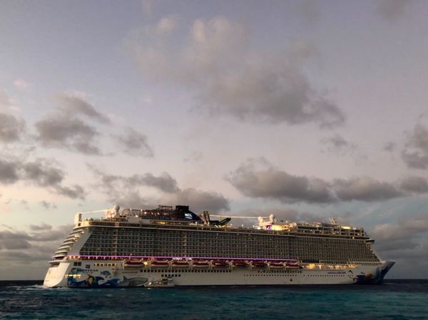 バハマ・グレードスターラップ島「カリブ海クルーズで周遊！」の写真：自分が船に乗ってるときは気づかなかったけ...