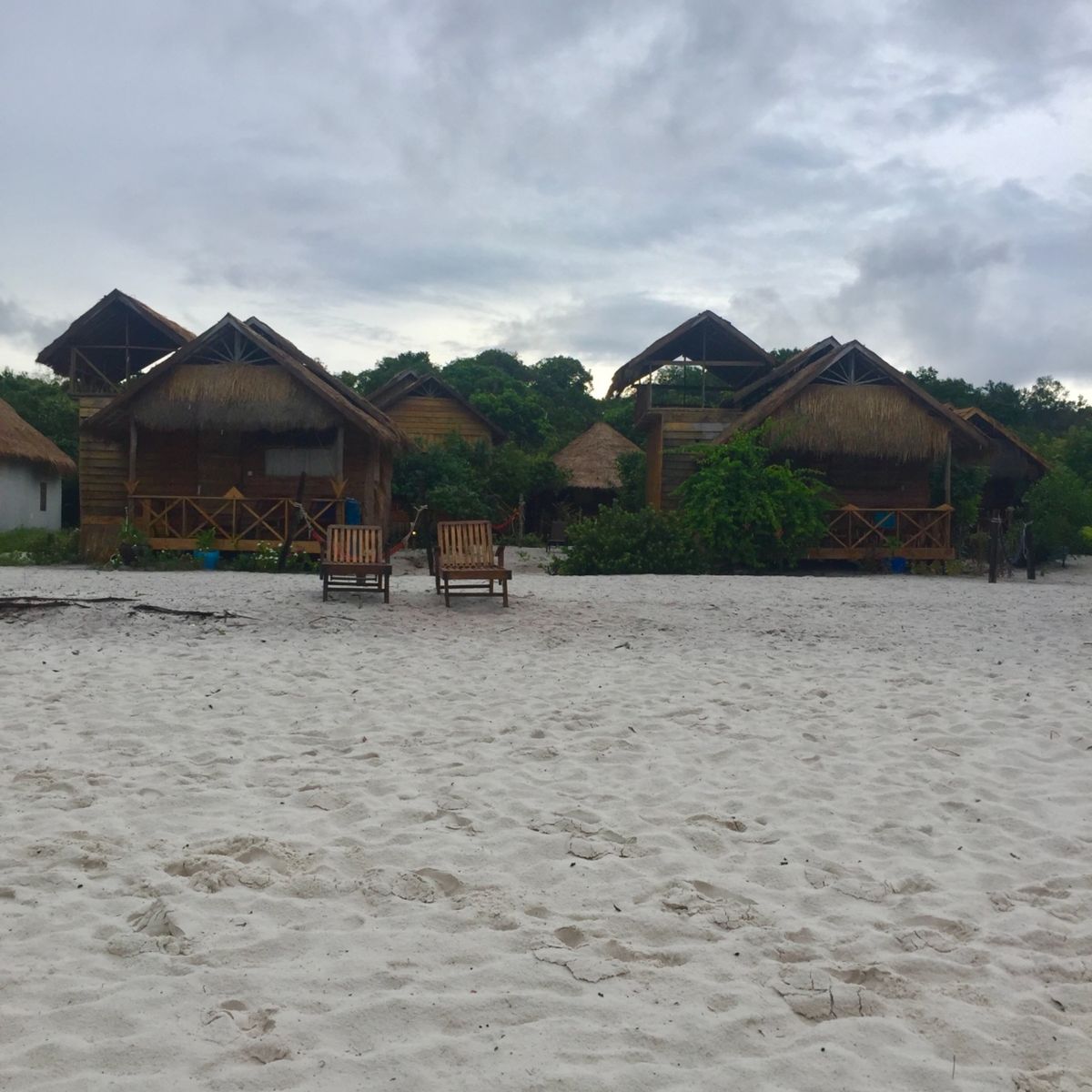 コー・ロング・サンローム

最初から最後まで天気悪すぎて
一切映えない写真...