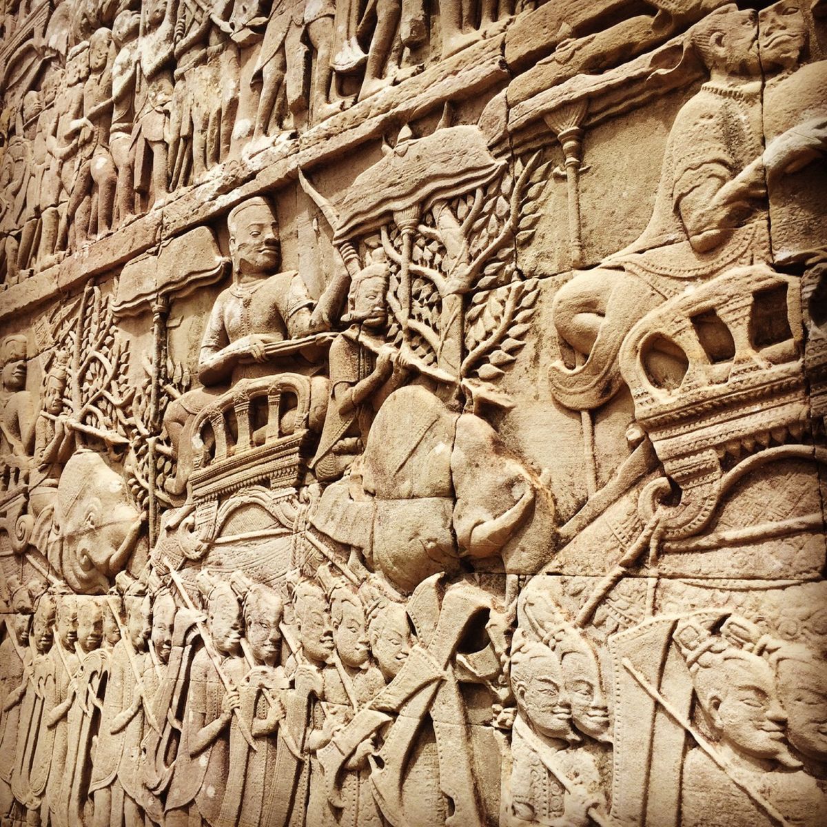 アンコールワット

レリーフ色々
一つ一つに色んなうんちくがあったけど
も...