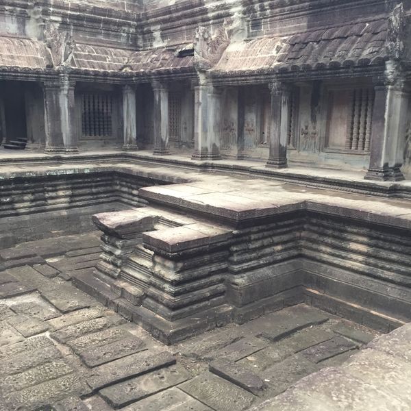 カンボジア・シェムリアップ「遺跡に圧倒された旅」の写真：アンコール・ワット

ついついあちこち撮...