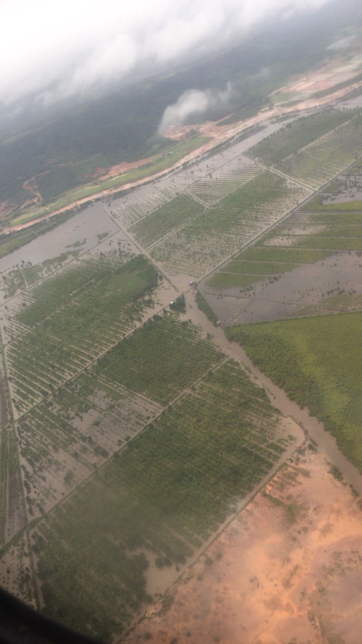 シアヌークビルからシェムリアップへ✈️

空港は小さいから激混みだった