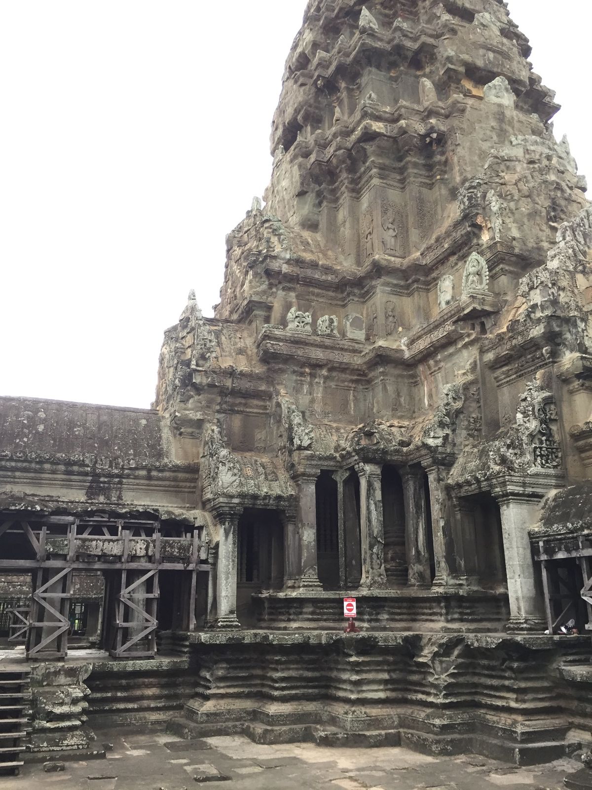 アンコール・ワット

ついついあちこち撮りたくなっちゃう素晴らしさだった📸