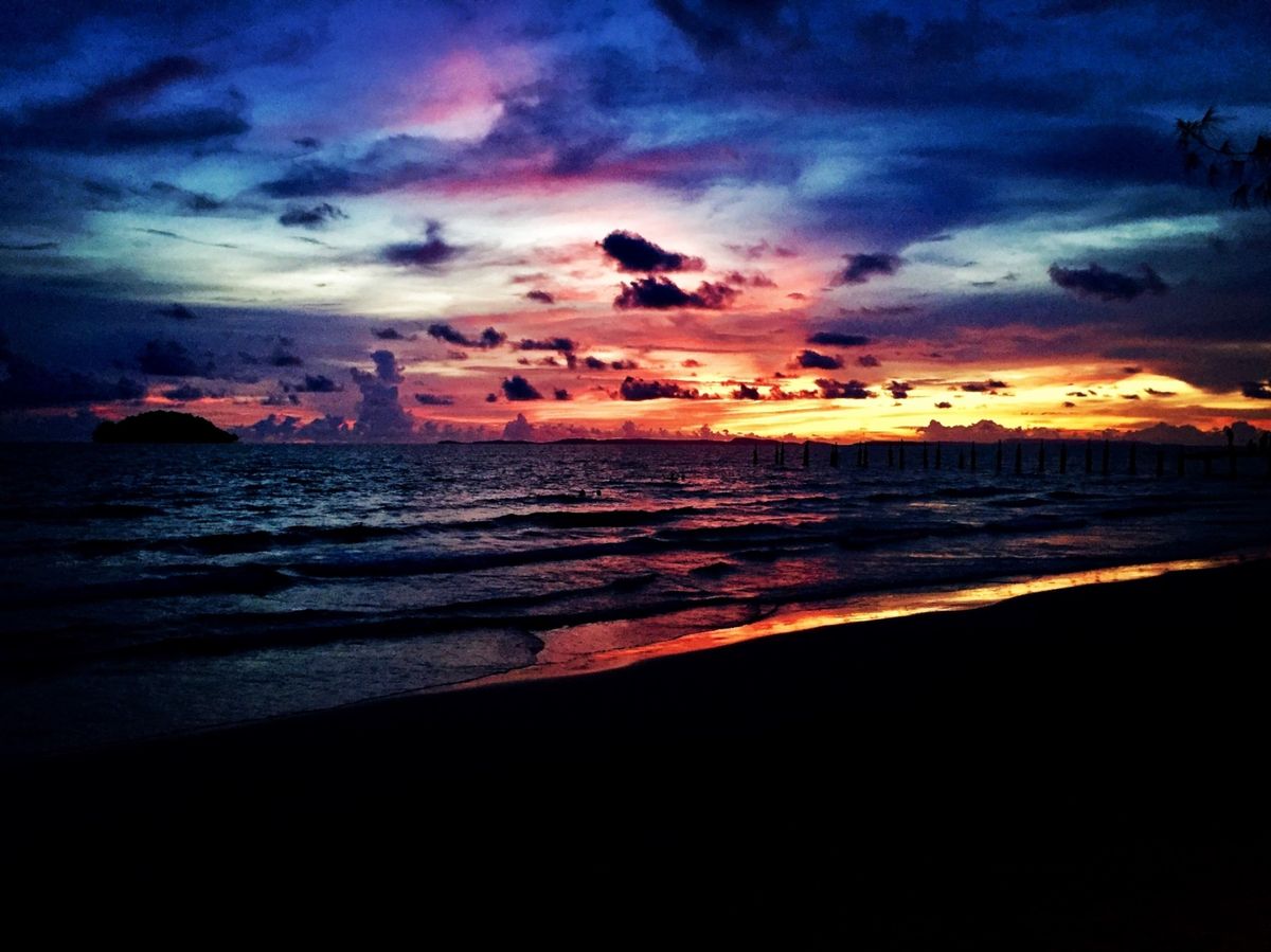 ホワイト ブティックホテル ＆ レジデンス អូតែលសរ


マジックア...