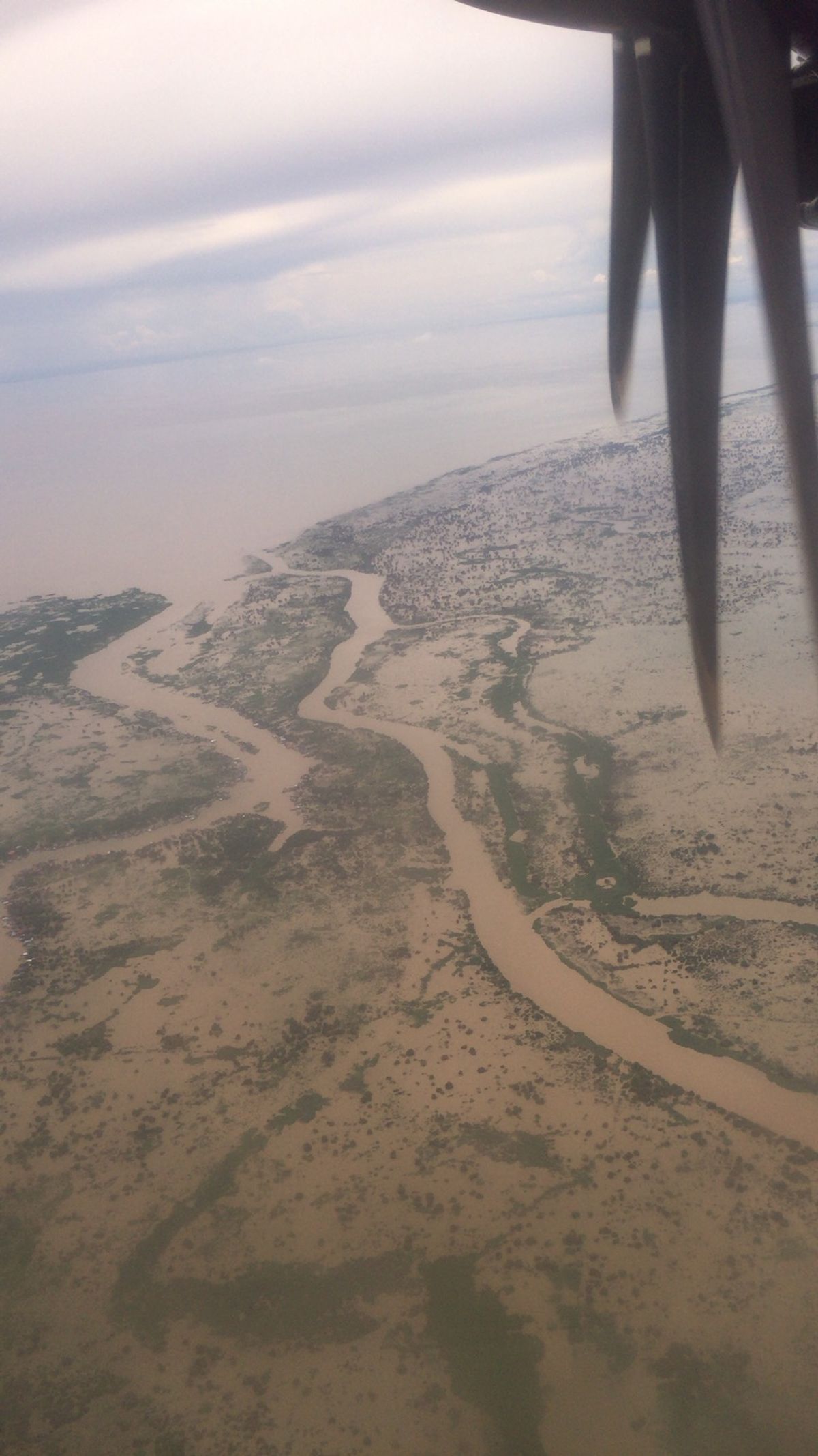 シアヌークビルからシェムリアップへ✈️

空港は小さいから激混みだった