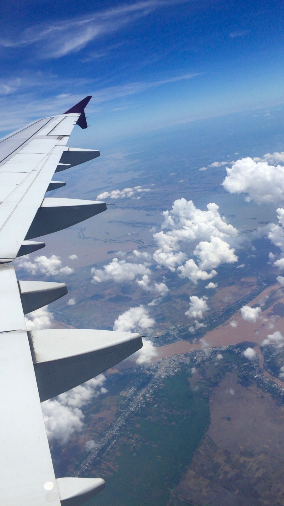 フライト欠航を経て
やっとベトナム→カンボジアへ✈️

眼下には
まさにイ...