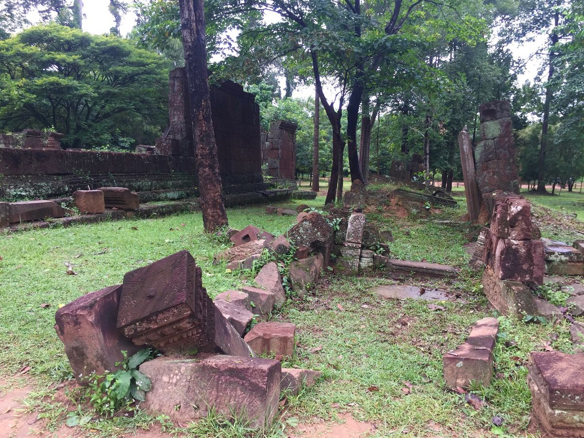 バンテアイ・スレイ បន្ទាយស្រី

ちょうどいい枠がたくさんあるも...